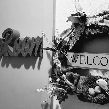 Flowerroom Con Bagno Privato 招待所 *