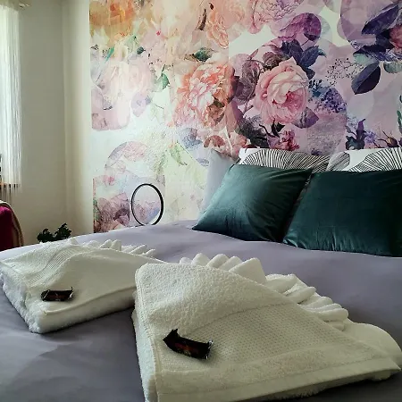 Flowerroom Con Bagno Privato Gæstehus
