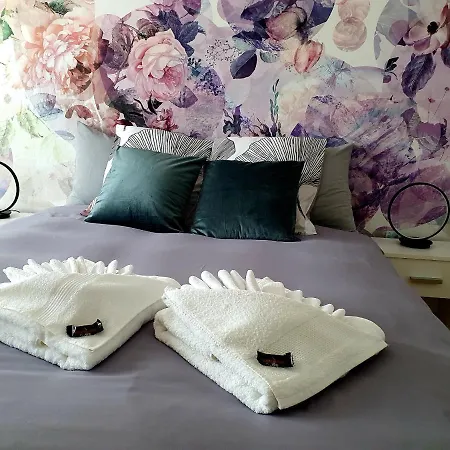 Flowerroom Con Bagno Privato Gæstehus